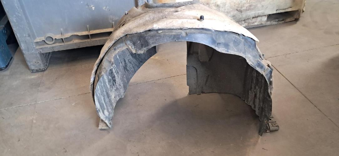 Image Pare boue avant droit - PEUGEOT 208 2