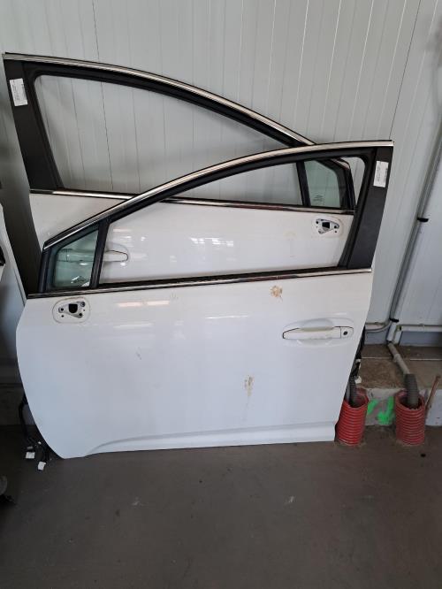 Image Porte avant gauche - TOYOTA AVENSIS 3