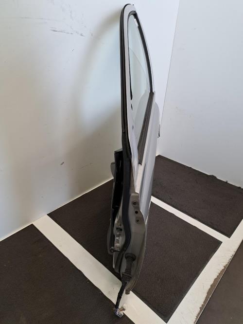 Image Porte avant gauche - TOYOTA YARIS 1