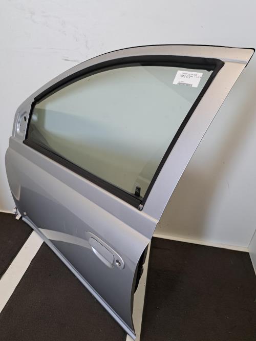 Image Porte avant gauche - TOYOTA YARIS 1