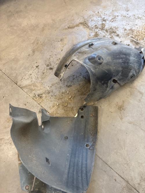 Image Pare boue avant droit - RENAULT CLIO 3