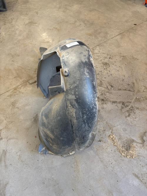 Image Pare boue avant droit - SKODA SUPERB 2