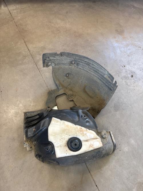 Image Pare boue avant droit - RENAULT MEGANE 3