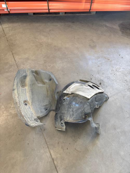 Image Pare boue avant gauche - RENAULT MEGANE 3