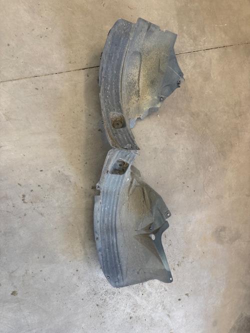 Image Pare boue avant gauche - OPEL CORSA E