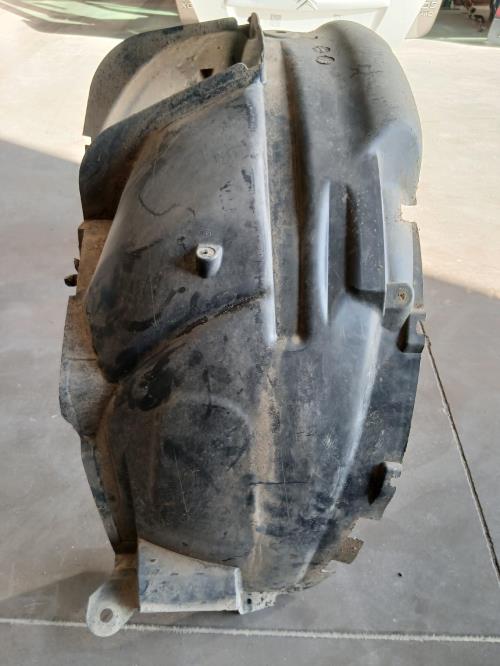 Image Pare boue avant gauche - DACIA DOKKER