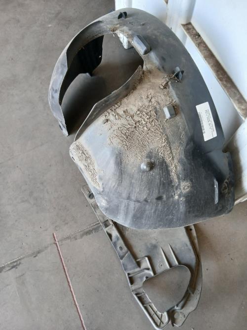 Image Pare boue avant gauche - PEUGEOT 207