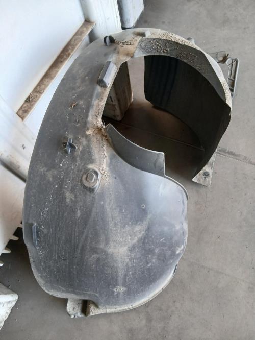 Image Pare boue avant gauche - PEUGEOT 207