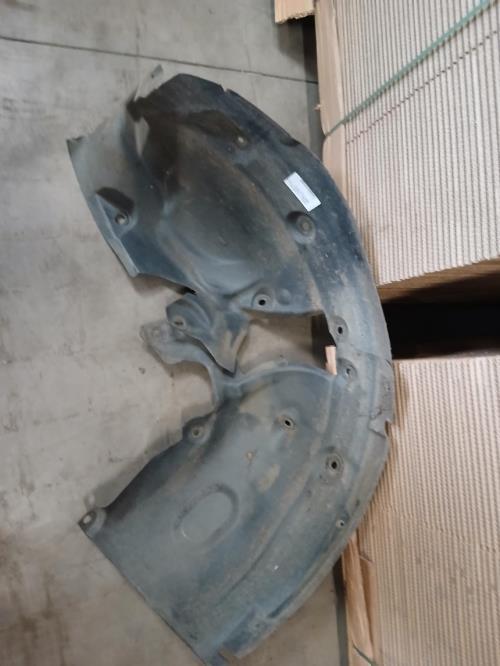 Image Pare boue avant droit - RENAULT MEGANE 3