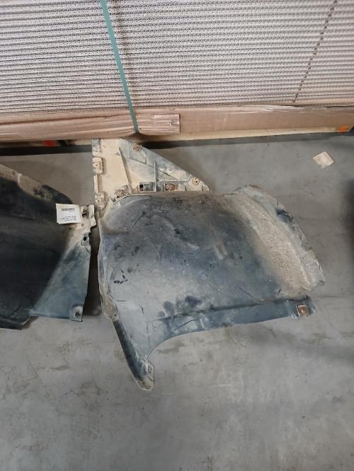 Image Pare boue avant droit - BMW SERIE 1 E87