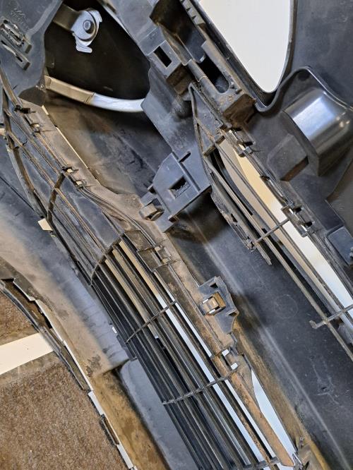Image Pare choc avant - PEUGEOT 308 1