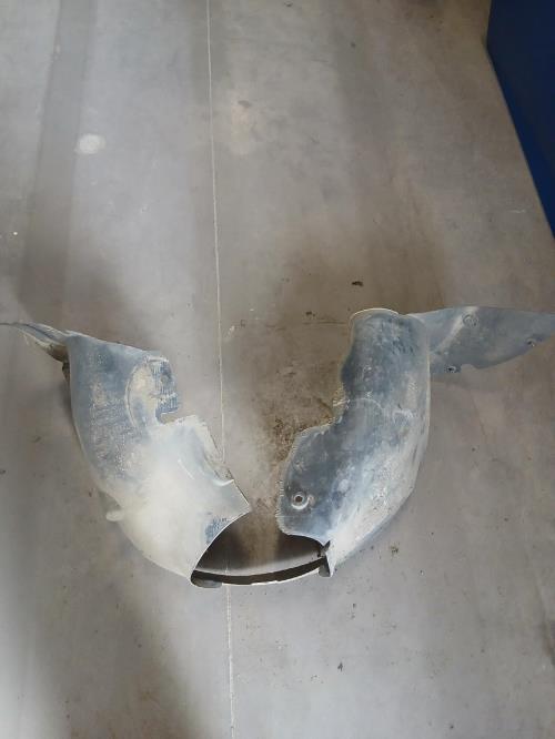 Image Pare boue avant droit - PEUGEOT 206