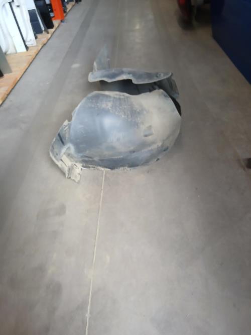 Image Pare boue avant droit - PEUGEOT 206