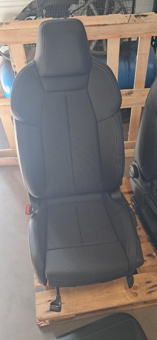 Image Interieur complet - AUDI A3 4