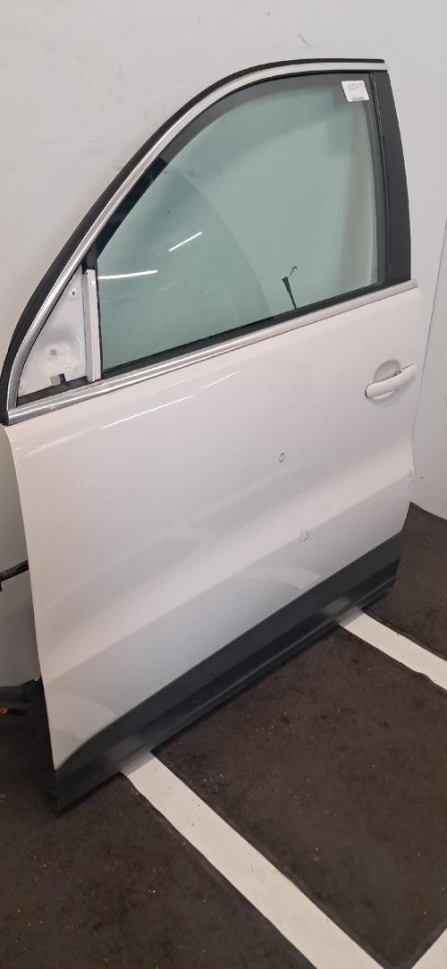 Image Porte avant gauche - VOLKSWAGEN TIGUAN 1