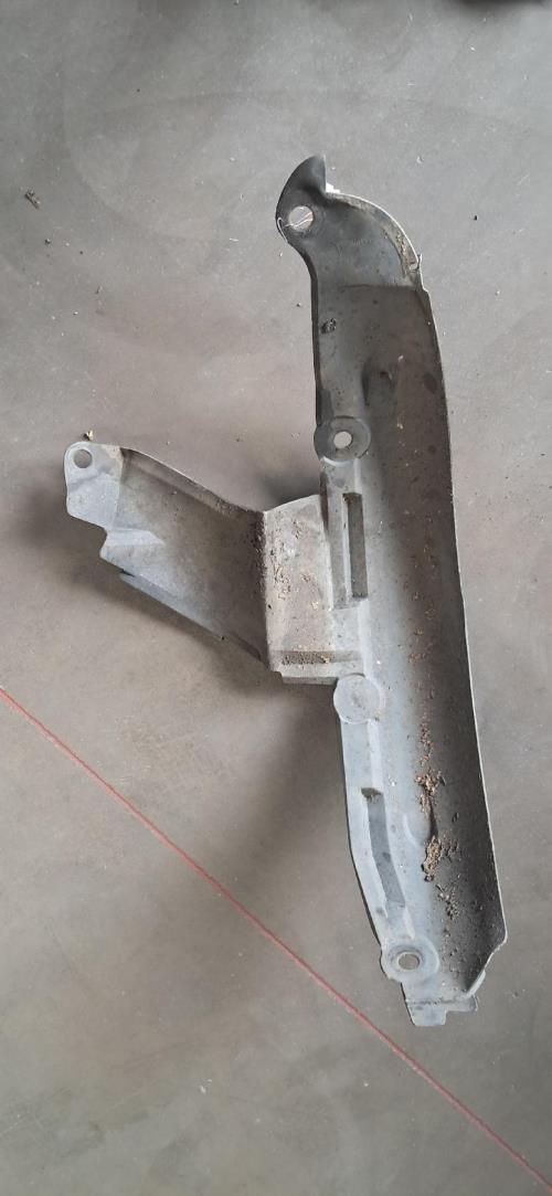 Image Pare boue avant droit - RENAULT CLIO 2