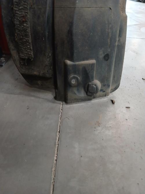 Image Pare boue avant gauche - FORD FIESTA 6