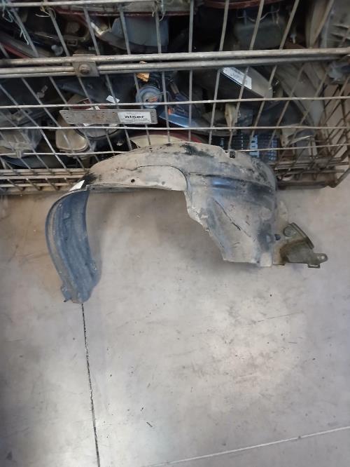 Image Pare boue avant gauche - SUZUKI ALTO 3
