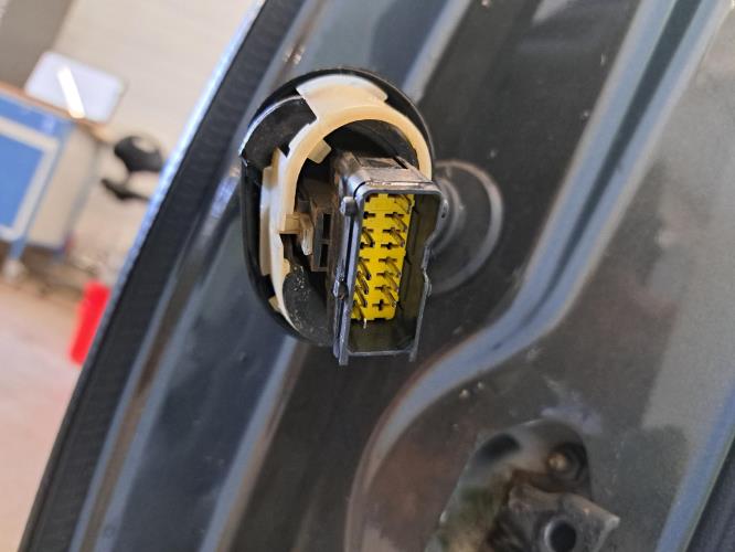 Image Porte arriere droit - PEUGEOT 5008 1
