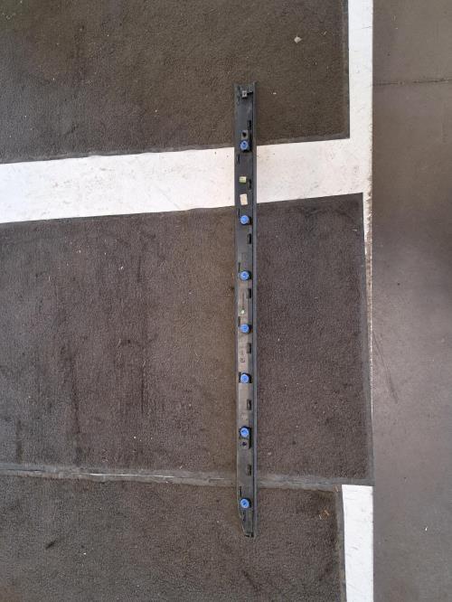 Image Baguette de porte avant droite - RENAULT CLIO 5
