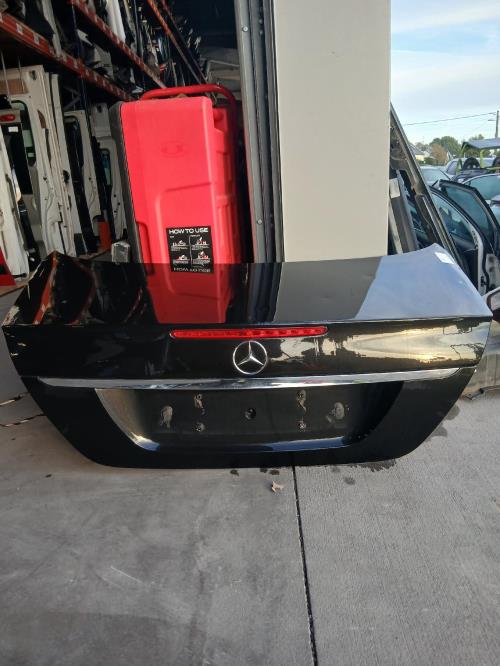 Image Malle/Hayon arriere - MERCEDES CLASSE E 211