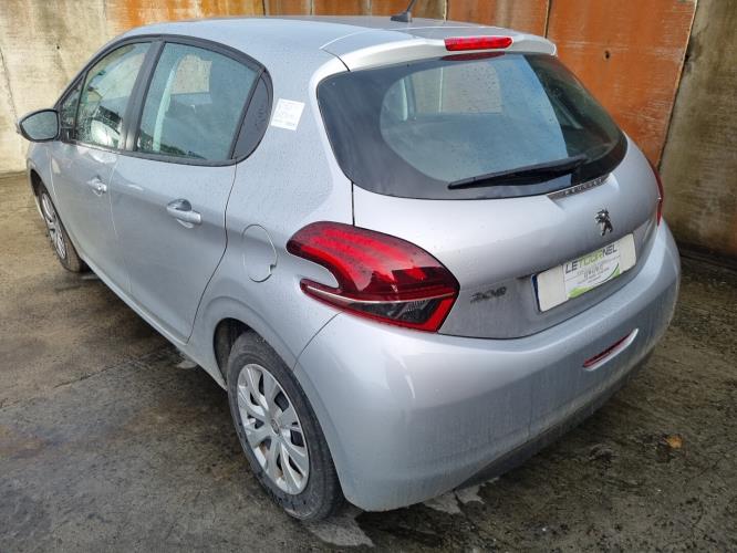 Image Ecran GPS - PEUGEOT 208 1