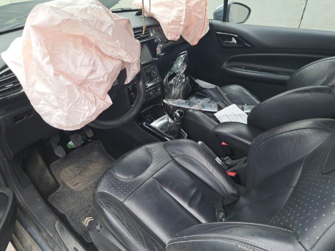 Image Porte fusible - CITROEN DS3