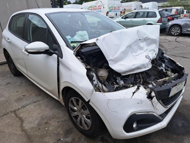 Image Feu arriere principal gauche (feux) - PEUGEOT 208 1