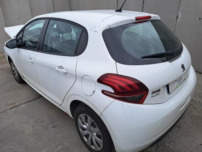 Image Feu arriere principal gauche (feux) - PEUGEOT 208 1