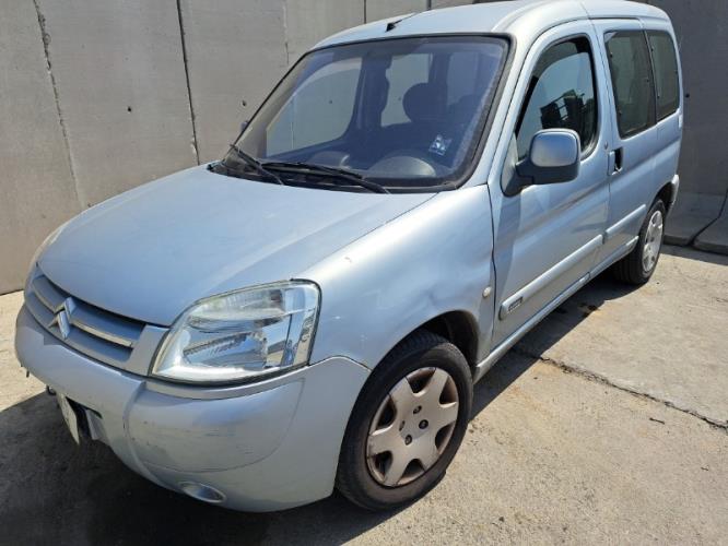 Image Feu arriere principal gauche (feux) - CITROEN BERLINGO 1