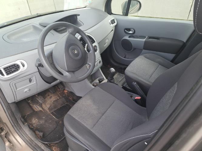 Image Feu arriere principal droit (feux) - RENAULT GRAND MODUS
