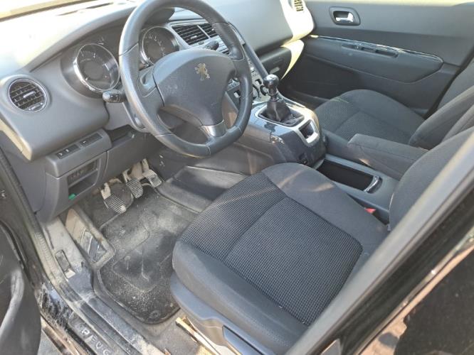 Image Appui tete avant - PEUGEOT 5008 1