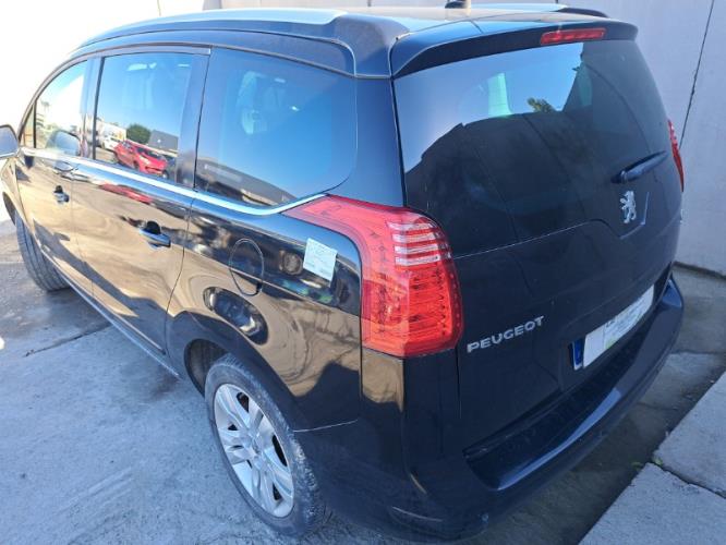Image Appui tete avant - PEUGEOT 5008 1