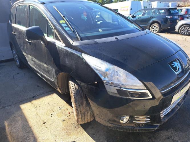 Image Appui tete avant - PEUGEOT 5008 1