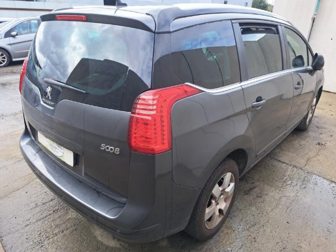 Image Aile avant droit - PEUGEOT 5008 1