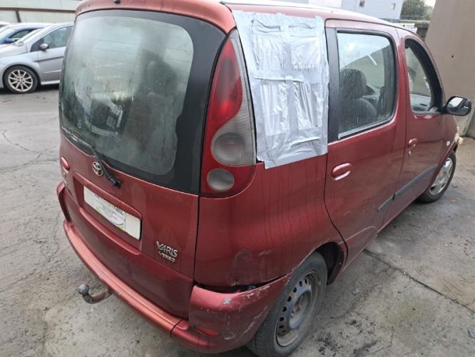 Image Capot - TOYOTA YARIS VERSO