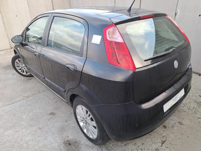 Image Anti brouillard gauche (feux) - FIAT GRANDE PUNTO