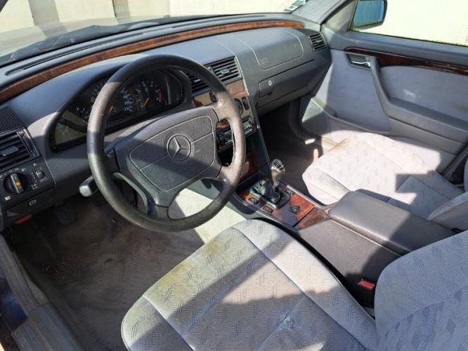 Image Feu arriere principal droit (feux) - MERCEDES CLASSE C 202