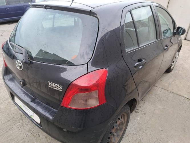 Image Capot - TOYOTA YARIS 2