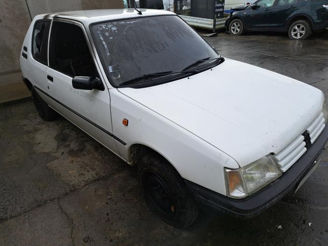 Image Calandre - PEUGEOT 205