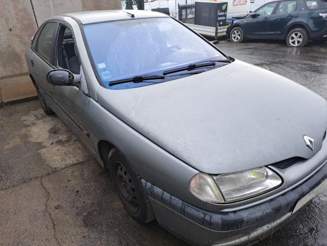 Image Feu arriere principal droit (feux) - RENAULT LAGUNA 1