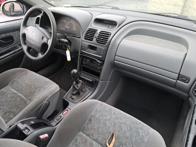Image Feu arriere principal droit (feux) - RENAULT LAGUNA 1
