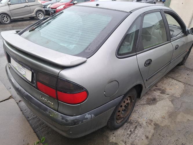 Image Feu arriere principal droit (feux) - RENAULT LAGUNA 1