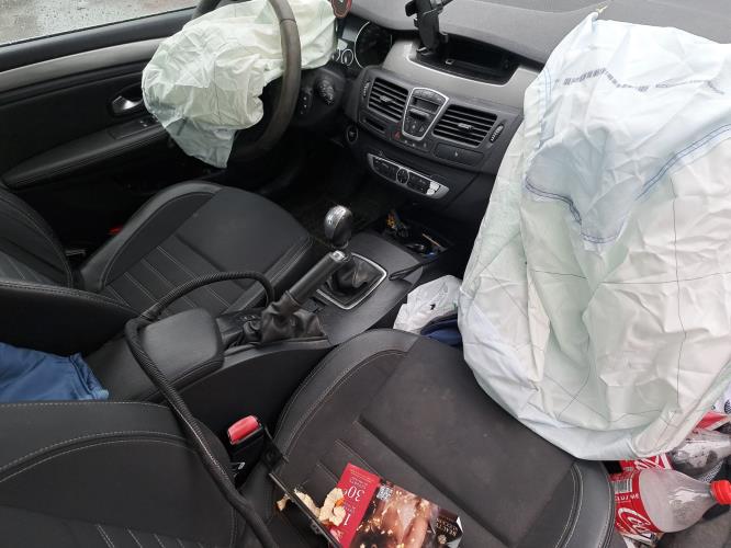 Image Plage arriere - RENAULT LAGUNA 3