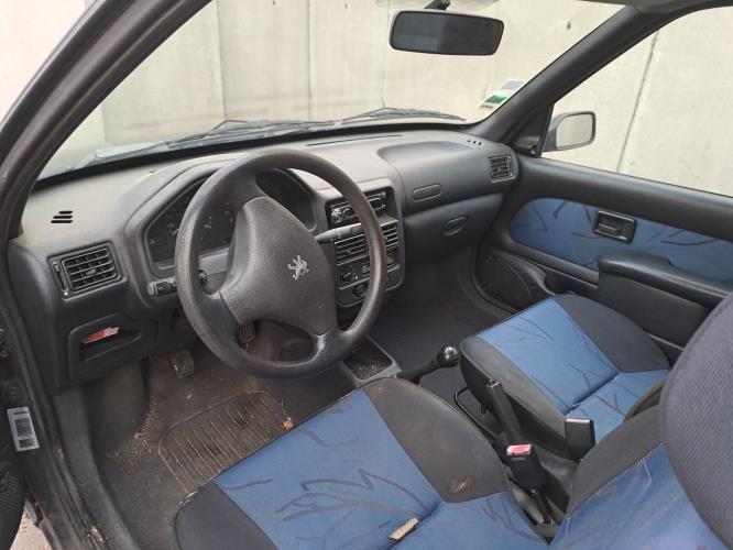 Image Feu arriere principal gauche (feux) - PEUGEOT 106
