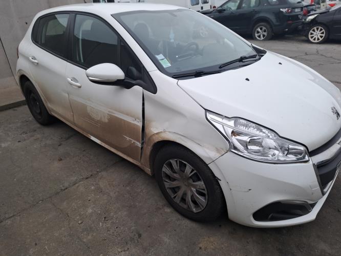Image Ecran GPS - PEUGEOT 208 1