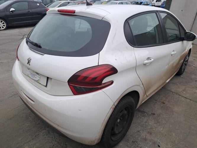 Image Ecran GPS - PEUGEOT 208 1
