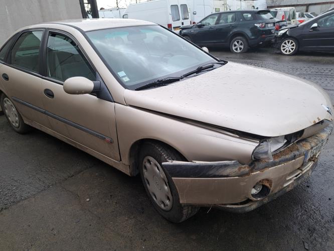 Image Feu arriere principal droit (feux) - RENAULT LAGUNA 1