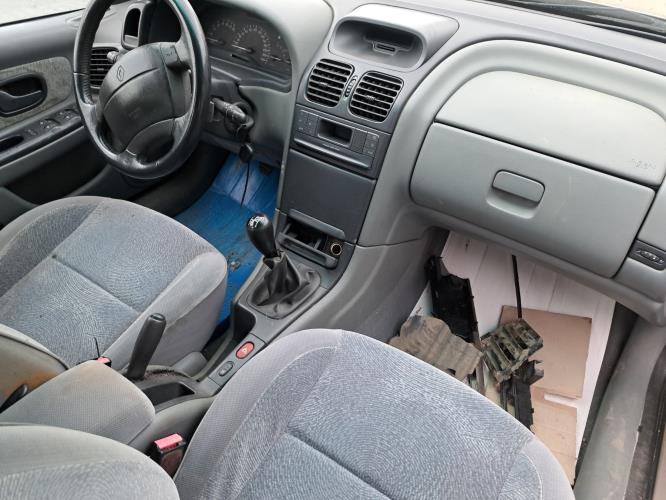 Image Feu arriere principal droit (feux) - RENAULT LAGUNA 1