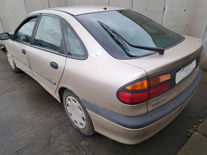 Image Feu arriere principal droit (feux) - RENAULT LAGUNA 1